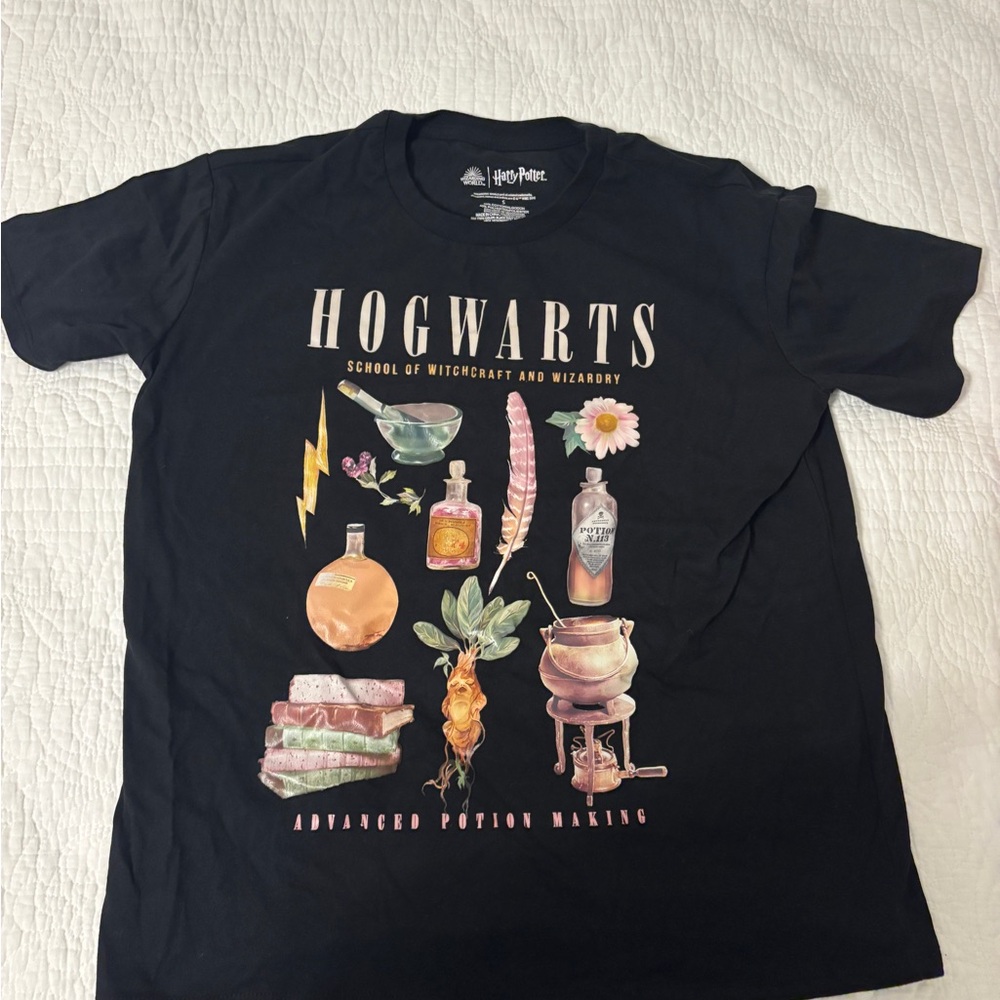 Warner Bros. Black Hogwarts Witchcraft T-Shirt